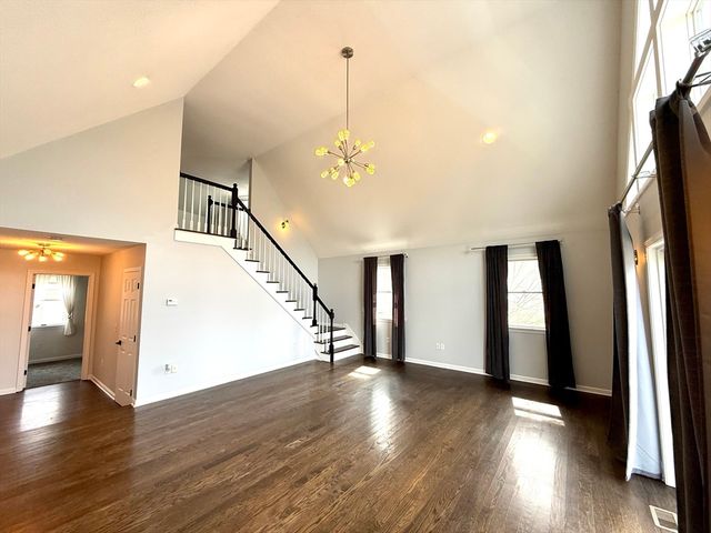 9 Dana Hl, Belchertown, MA 01007