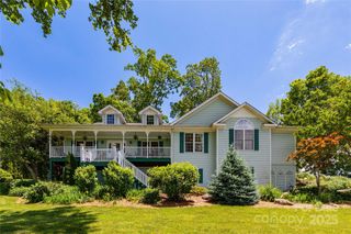 50 Appleola Road, Hendersonville, NC 28792