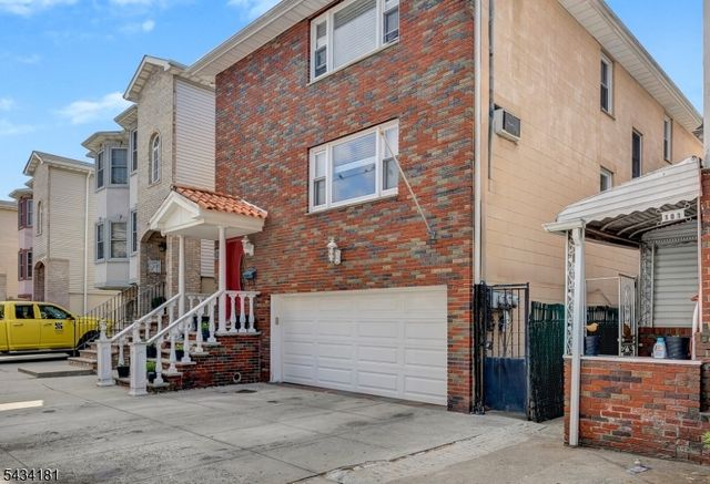 103 Houston St, Newark City, NJ 07105