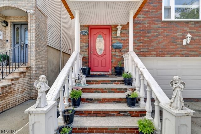 103 Houston St, Newark City, NJ 07105