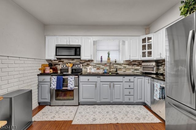 103 Houston St, Newark City, NJ 07105