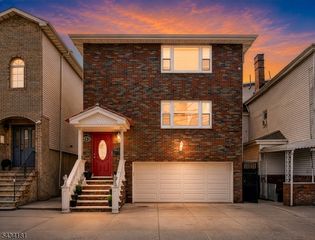 103 Houston St, Newark City, NJ 07105
