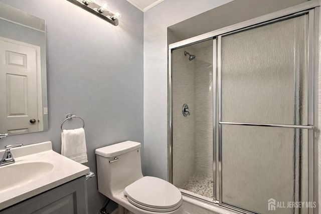 6 Allison Drive, East Brunswick, NJ 08816