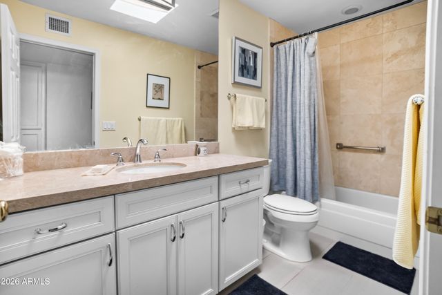 8330 E SAN BERNARDO Drive, Scottsdale, AZ 85258