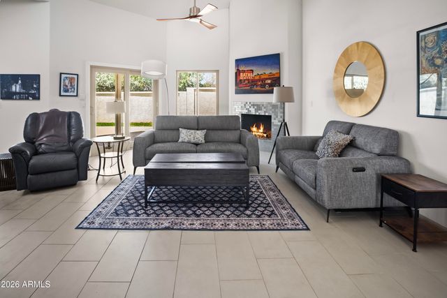 8330 E SAN BERNARDO Drive, Scottsdale, AZ 85258