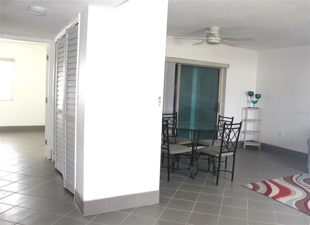 7701 STARKEY ROAD 711, Seminole, FL 33777