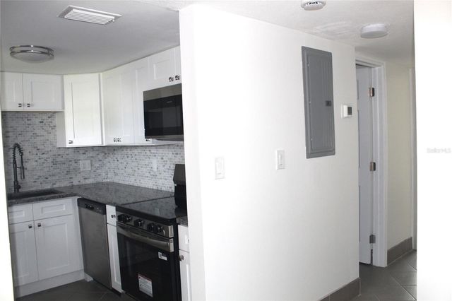 7701 STARKEY ROAD 711, Seminole, FL 33777