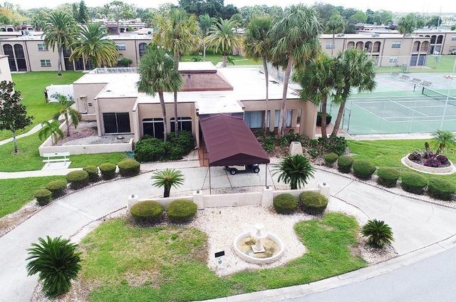 7701 STARKEY ROAD 711, Seminole, FL 33777