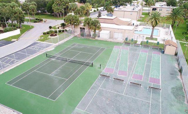 7701 STARKEY ROAD 711, Seminole, FL 33777