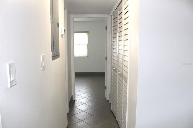 7701 STARKEY ROAD 711, Seminole, FL 33777