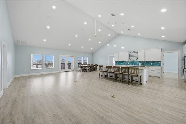 142-143 Channelview Road, Rockport, TX 78382