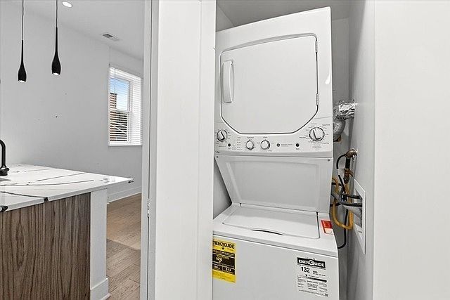 449 N Elizabeth Street 2S, Chicago, IL 60642