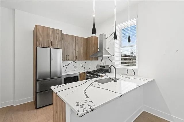 449 N Elizabeth Street 2S, Chicago, IL 60642