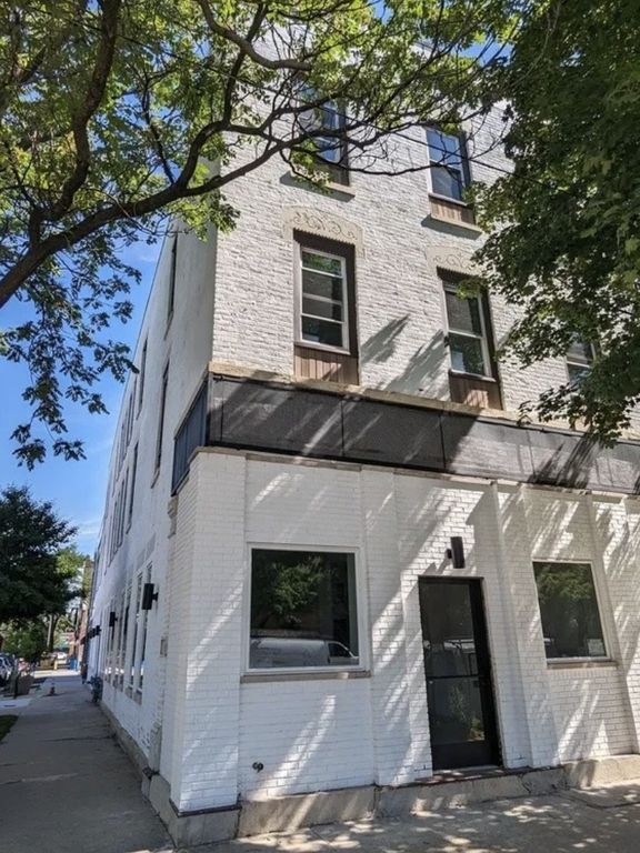 449 N Elizabeth Street 2S, Chicago, IL 60642