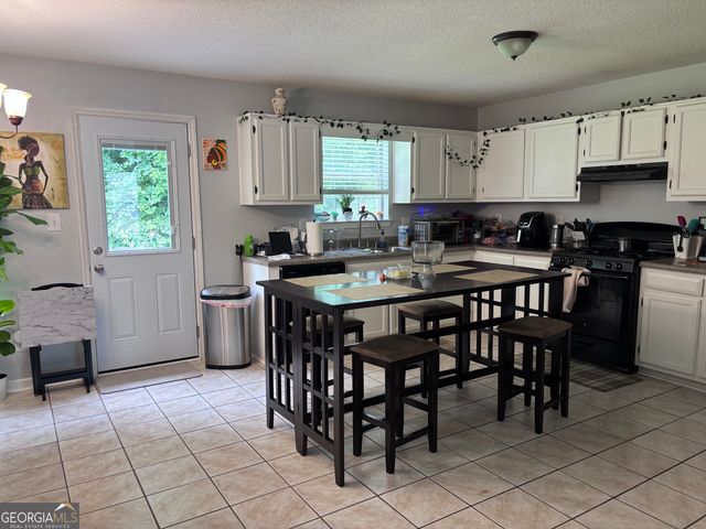 7161 New Dale Road, Rex, GA 30273