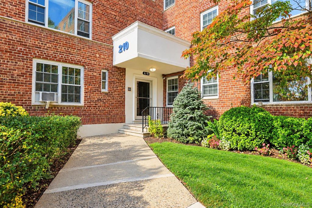 210 Pelham Road 4D, New Rochelle, NY 10805 — exterior