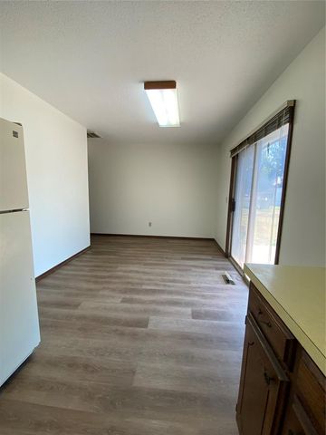 716 NW 17th Street, Moore, OK 73160