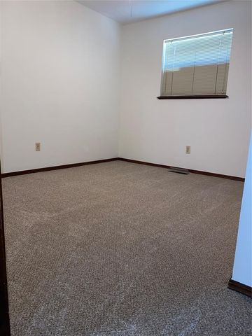 716 NW 17th Street, Moore, OK 73160