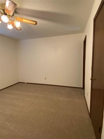 716 NW 17th Street, Moore, OK 73160