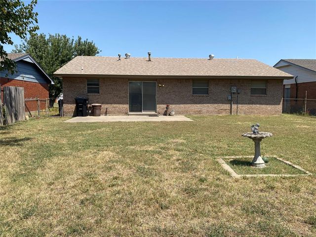 716 NW 17th Street, Moore, OK 73160