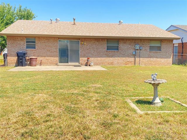 716 NW 17th Street, Moore, OK 73160