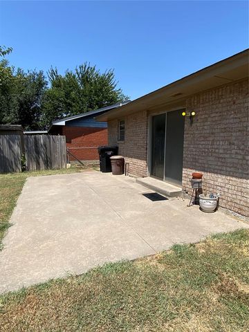 716 NW 17th Street, Moore, OK 73160