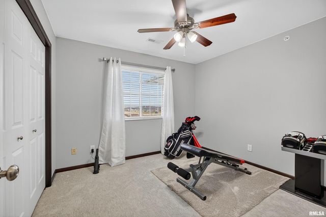 300 E Franklin St Apt 203, Eldridge, IA 52748