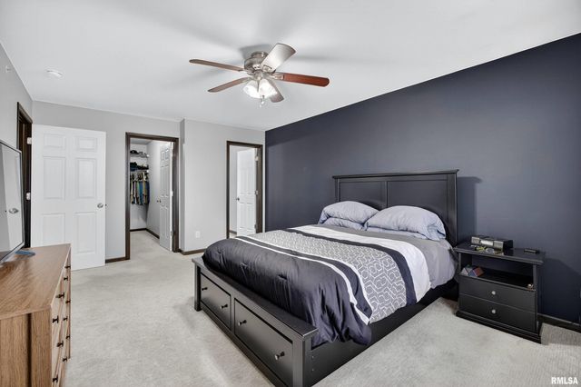 300 E Franklin St Apt 203, Eldridge, IA 52748