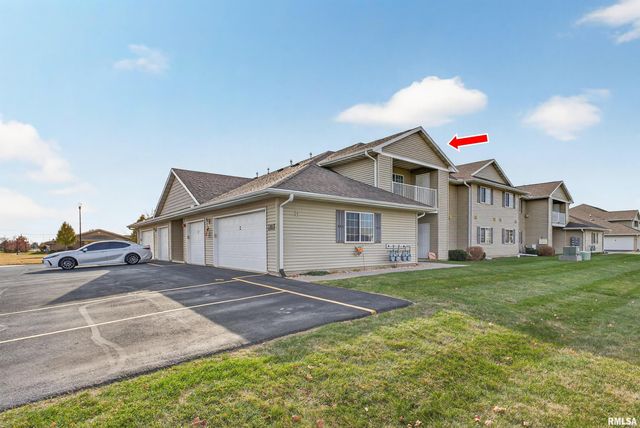 300 E Franklin St Apt 203, Eldridge, IA 52748