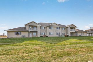 300 E Franklin St Apt 203, Eldridge, IA 52748