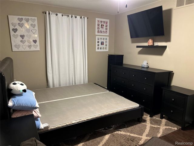 15925 N Franklin Drive 125, Clinton Charter Township, MI 48038