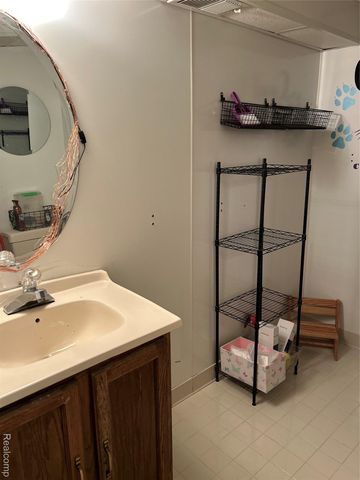 15925 N Franklin Drive 125, Clinton Charter Township, MI 48038