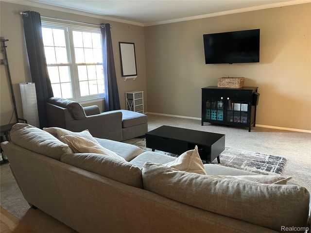 15925 N Franklin Drive 125, Clinton Charter Township, MI 48038