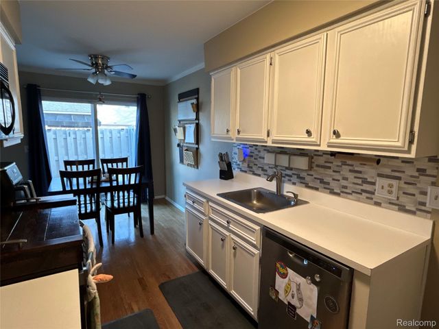 15925 N Franklin Drive 125, Clinton Charter Township, MI 48038