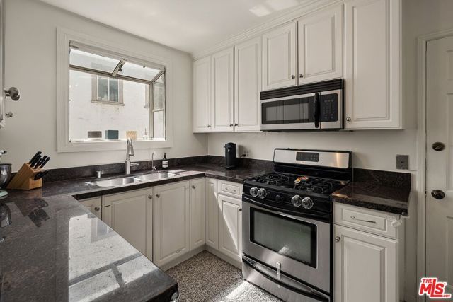 1321 N Hayworth Avenue A, West Hollywood, CA 90046