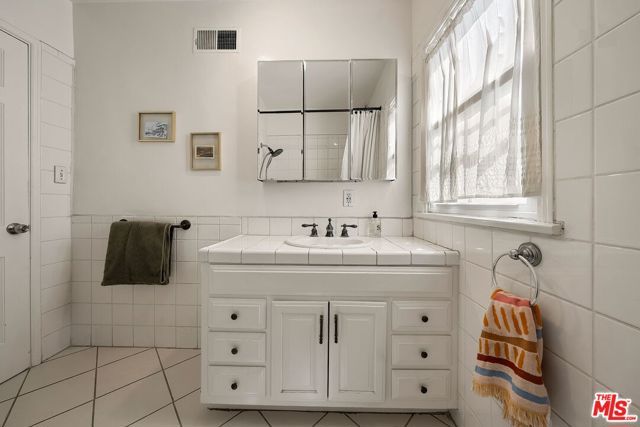 1321 N Hayworth Avenue A, West Hollywood, CA 90046