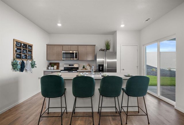 10188 W Sorenstam Rd, Cheney, WA 99004