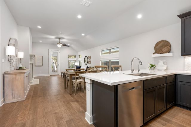 418 Raleigh DR, Georgetown, TX 78633