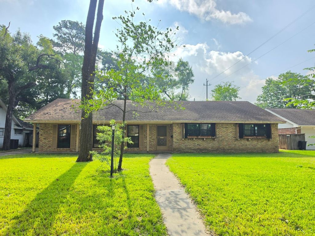 626 Cherrybark Lane, Houston, TX 77079
