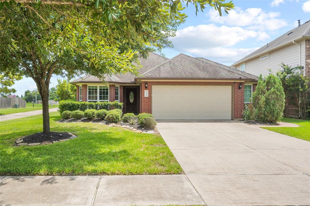 21446 Kirsten Falls Drive, Porter, TX 77365