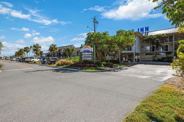 900 Broad AVE S # 140, Naples, FL 34102