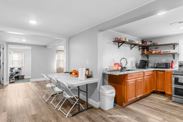 21 Dale Rd, Holbrook, MA 02343