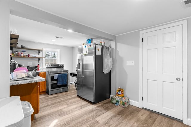 21 Dale Rd, Holbrook, MA 02343