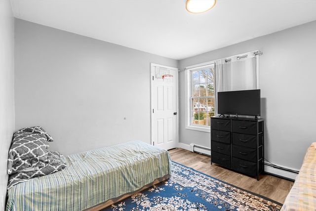21 Dale Rd, Holbrook, MA 02343