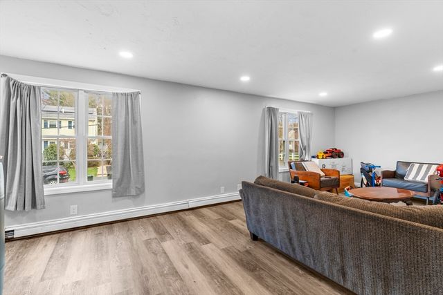 21 Dale Rd, Holbrook, MA 02343