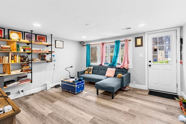 21 Dale Rd, Holbrook, MA 02343