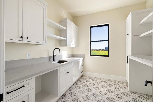 3527 Otis Ave, West Sacramento, CA 95691