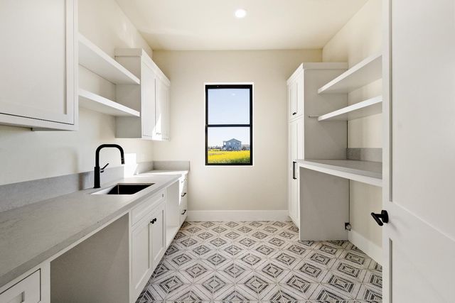 3527 Otis Ave, West Sacramento, CA 95691