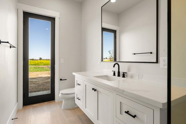 3527 Otis Ave, West Sacramento, CA 95691