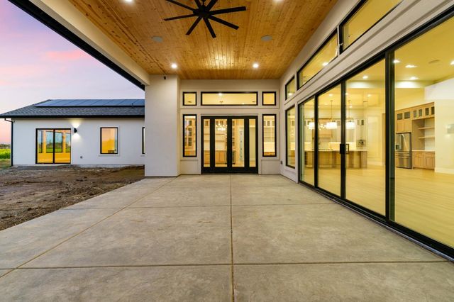 3527 Otis Ave, West Sacramento, CA 95691